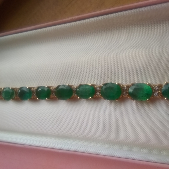 14KT Y/G 29CT Fabulous Emerald Diamond Bracelet - Picture 11 of 17